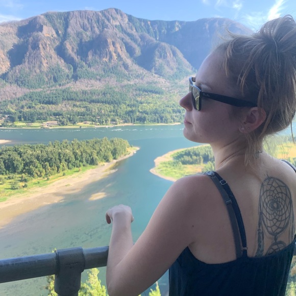 Meet your Posher, Dakota - Picture 1 of 1